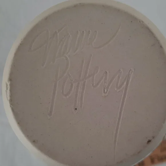 Hand painted Iris on Studio Pottery Vase Signed 9" tall - Picture 3 of 4